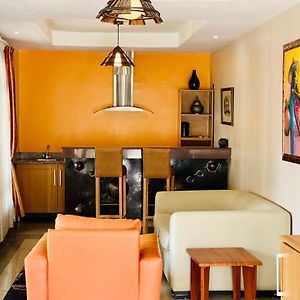 La Cour Hotels And Apartments Cooper